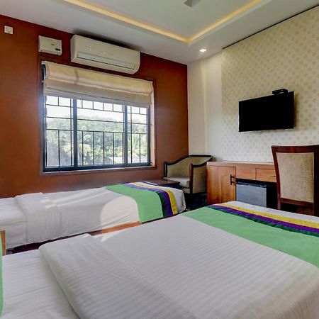 Itsy By Treebo - Rotano Glitz Inn โคชิโคด ภายนอก รูปภาพ