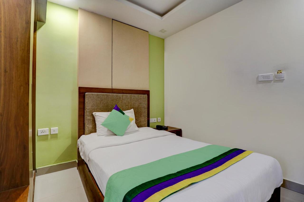 Itsy By Treebo - Rotano Glitz Inn โคชิโคด ภายนอก รูปภาพ