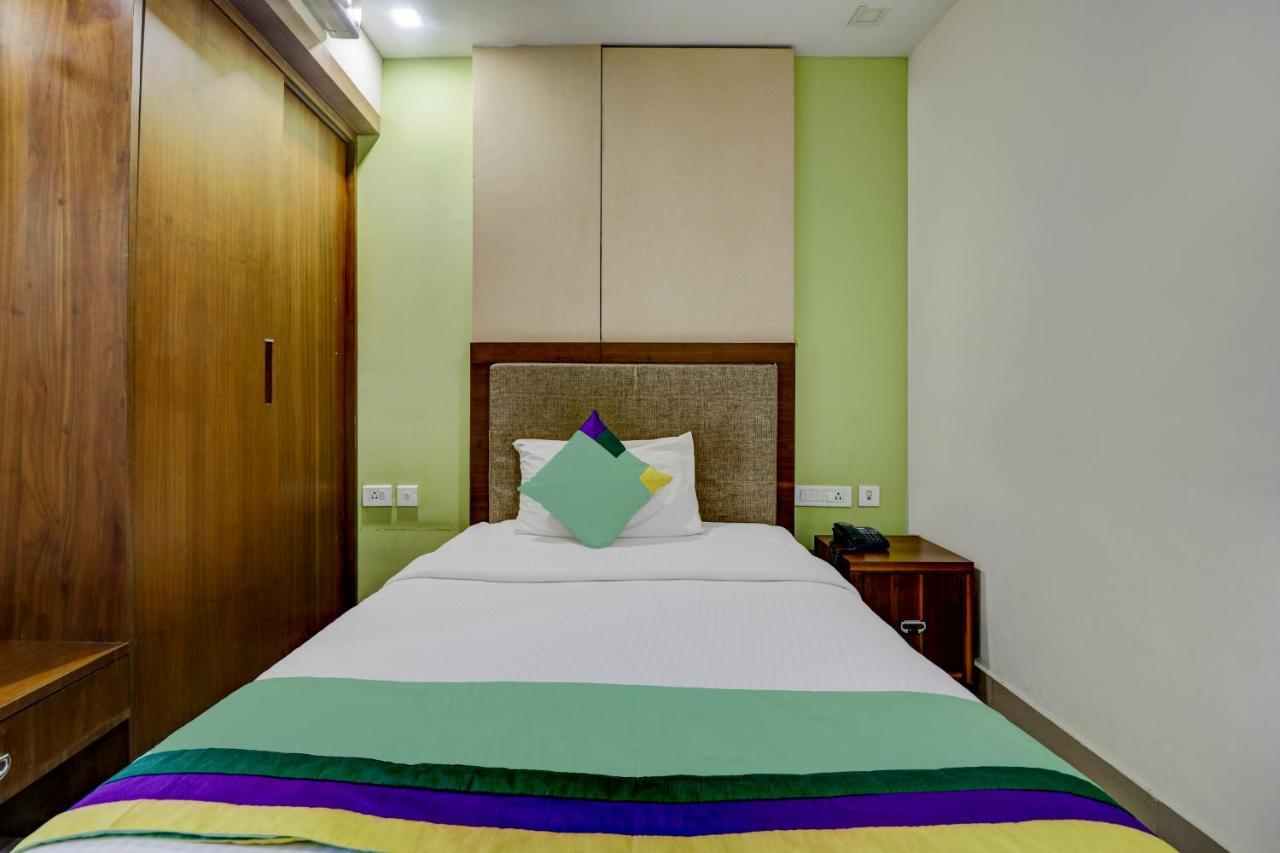 Itsy By Treebo - Rotano Glitz Inn โคชิโคด ภายนอก รูปภาพ