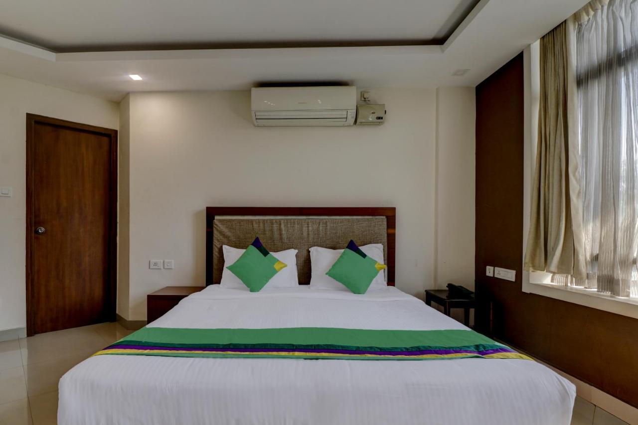 Itsy By Treebo - Rotano Glitz Inn โคชิโคด ภายนอก รูปภาพ