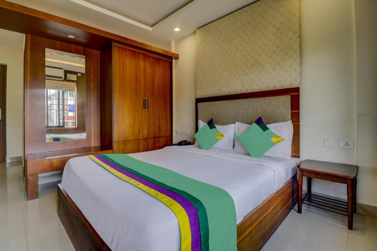 Itsy By Treebo - Rotano Glitz Inn โคชิโคด ภายนอก รูปภาพ
