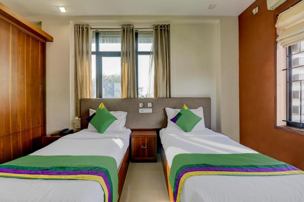 Itsy By Treebo - Rotano Glitz Inn โคชิโคด ภายนอก รูปภาพ